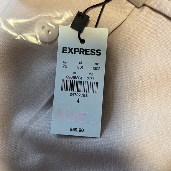 BRAND NEW Express high rise shorts size 4 - Picture 6 of 6